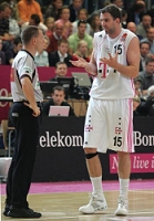 groll-spielerbonn_klein.jpg